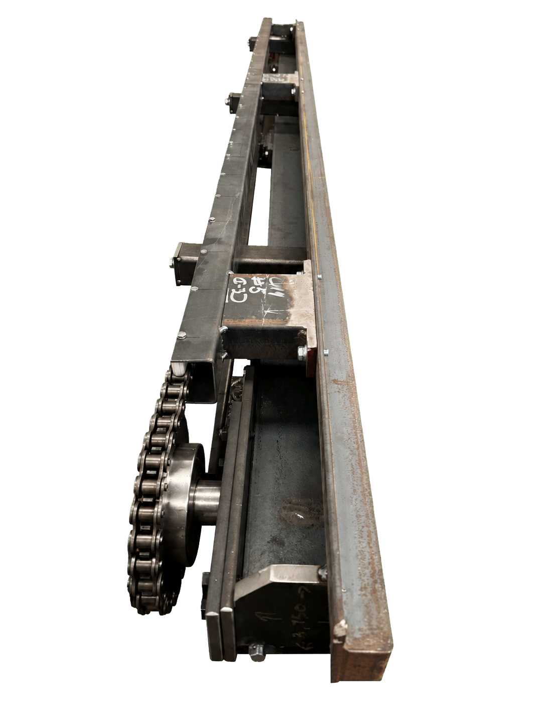 Sistema industrial con cadena y estructura